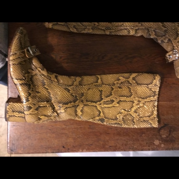 Kate Spade python boots 9 but fit 8.5 LAST CHANCE - Picture 6 of 7